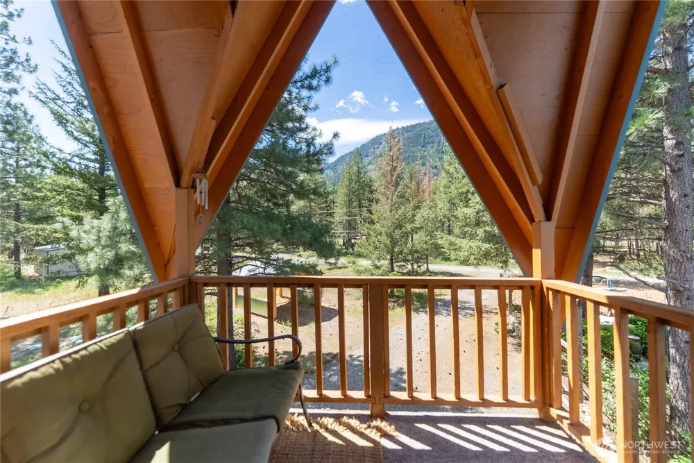 13 Littel Road Mazama, WA 98833