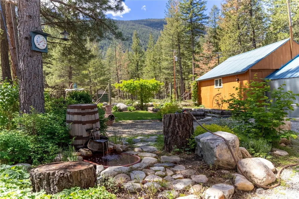 13 Littel Road Mazama, WA 98833