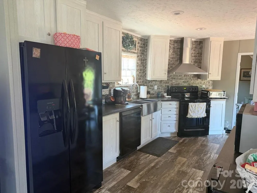 365 Guernsey Lane Roebuck, SC 29376