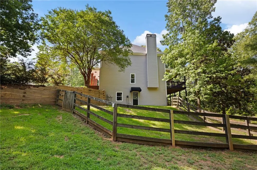 13 Royal Lake Drive SE Cartersville, GA 30120