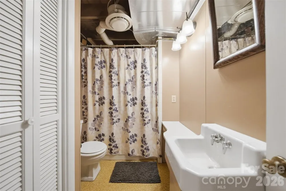 301 Corinth Church Circle Casar, NC 28620