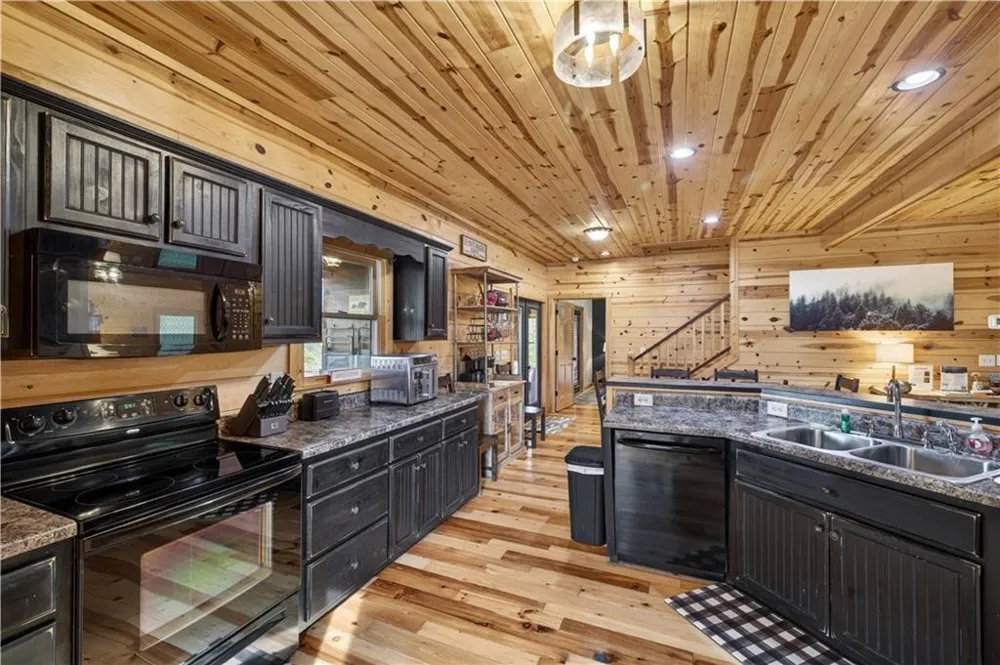 170 Wildwood Court Ellijay, GA 30540