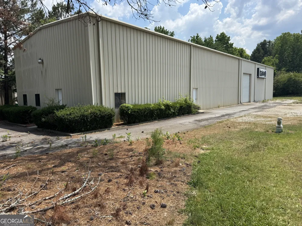 1035 Old Middleton RD Elberton, GA 30635