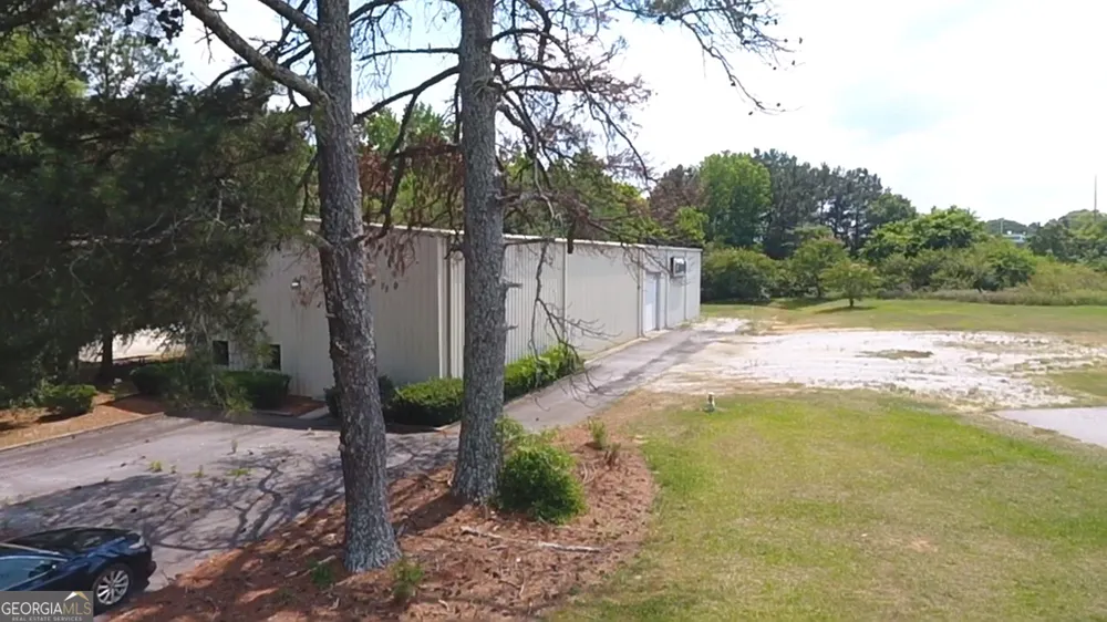 1035 Old Middleton RD Elberton, GA 30635