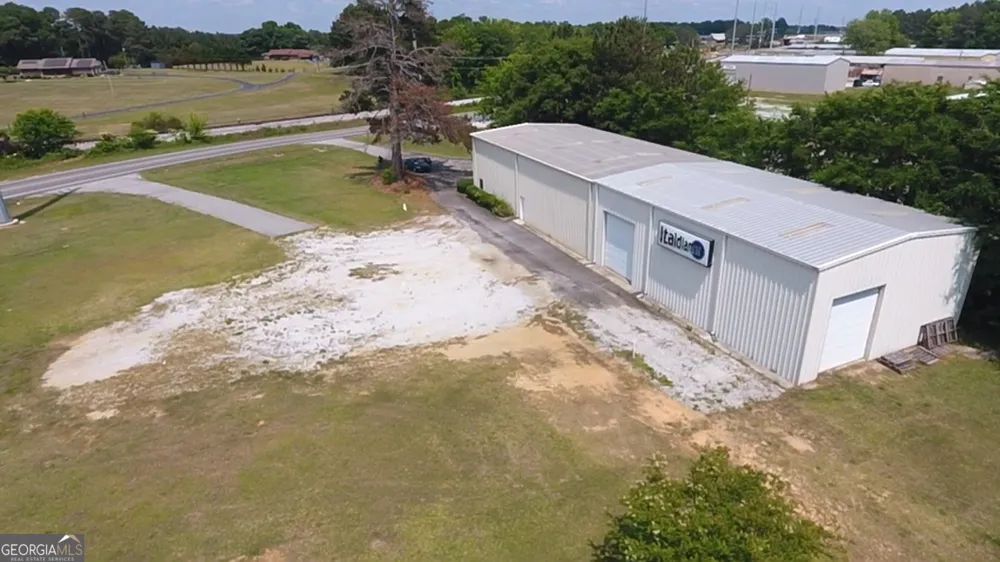 1035 Old Middleton RD Elberton, GA 30635