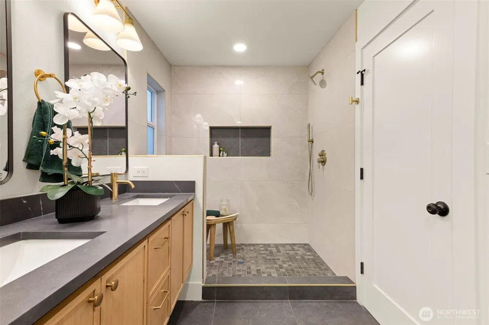 12334 SE 23rd Place Bellevue, WA 98005