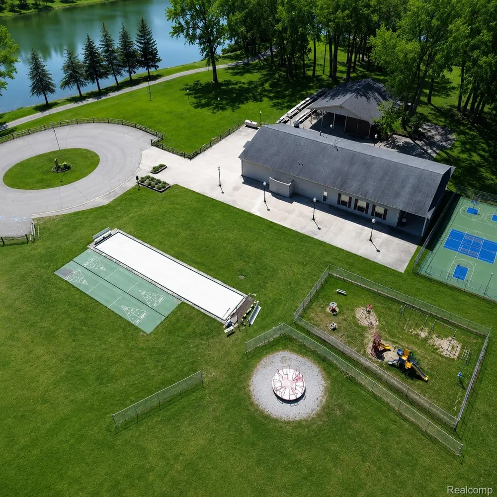 10001 E Goodall Road #404 Durand City, MI 48429