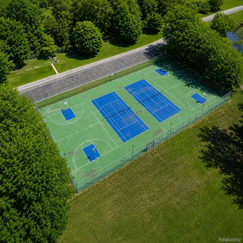 10001 E Goodall Road #404 Durand City, MI 48429