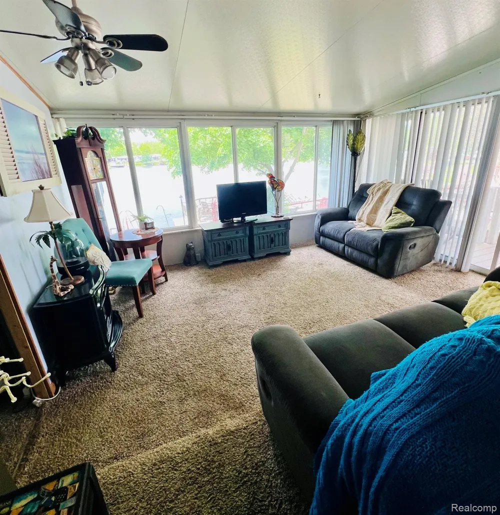 10001 E Goodall Road #404 Durand City, MI 48429