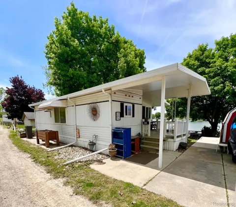 10001 E Goodall Road #404