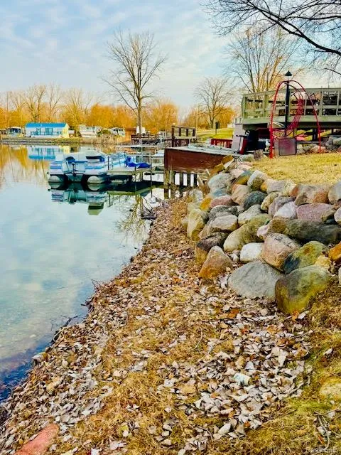 10001 E Goodall Road #404 Durand City, MI 48429