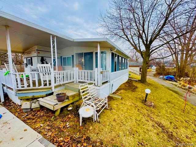 10001 E Goodall Road #404 Durand City, MI 48429