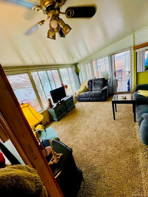 10001 E Goodall Road #404 Durand City, MI 48429
