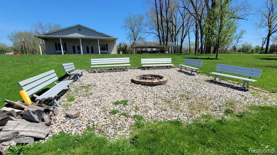 10001 E Goodall Road #404 Durand City, MI 48429