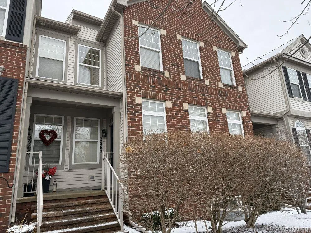 3262 Johanna Ware W Wixom City, MI 48393