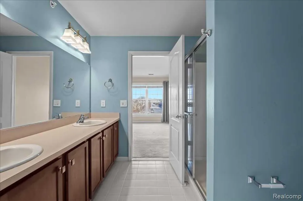 3262 Johanna Ware W Wixom City, MI 48393