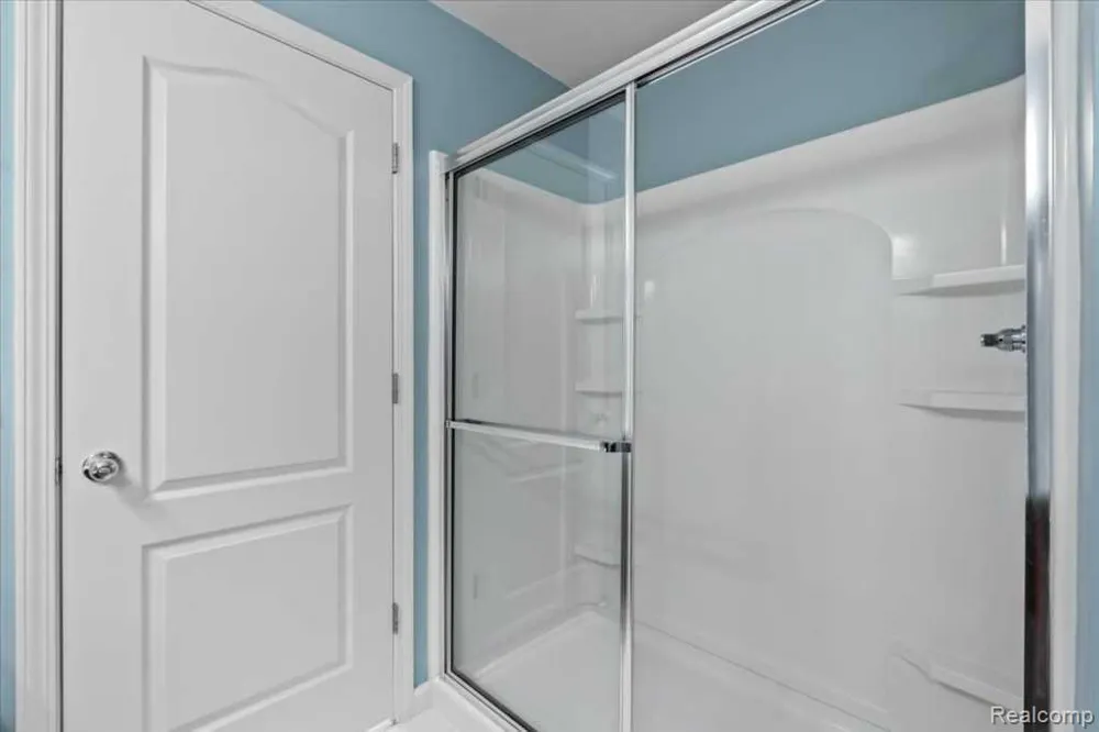 3262 Johanna Ware W Wixom City, MI 48393