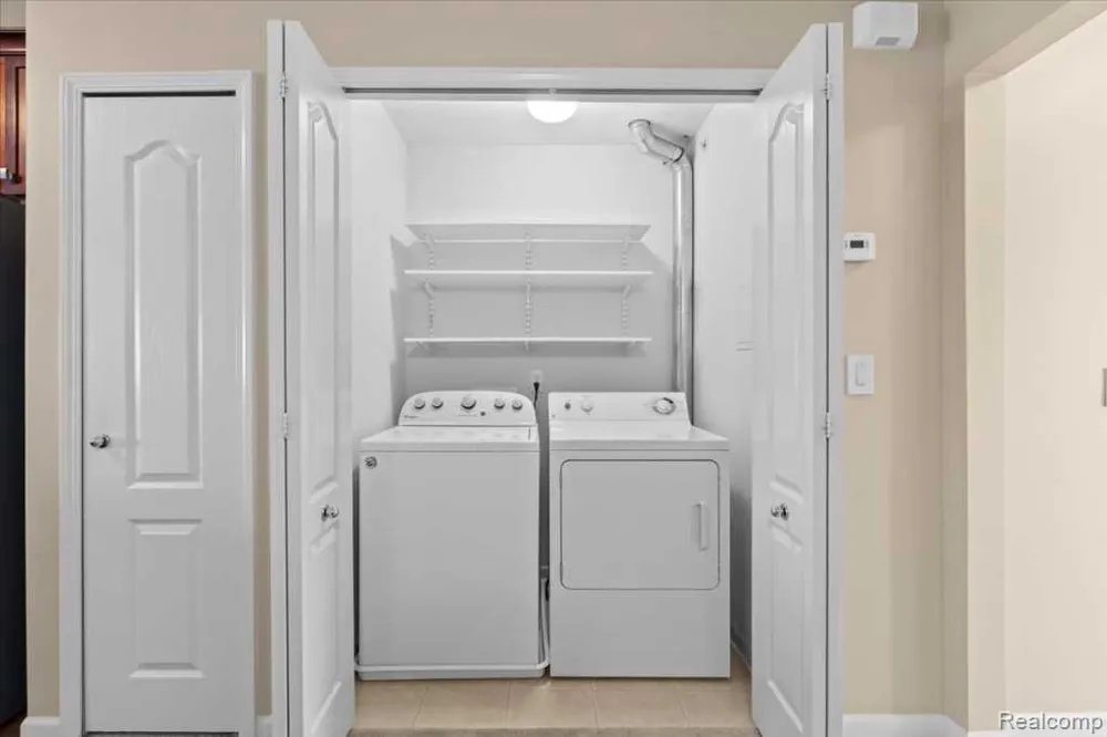 3262 Johanna Ware W Wixom City, MI 48393