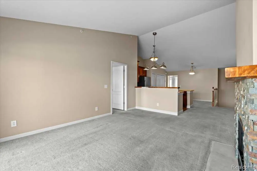 3262 Johanna Ware W Wixom City, MI 48393