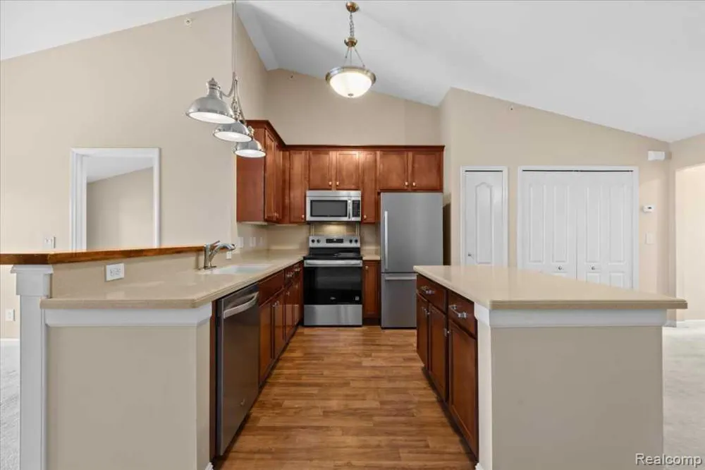 3262 Johanna Ware W Wixom City, MI 48393