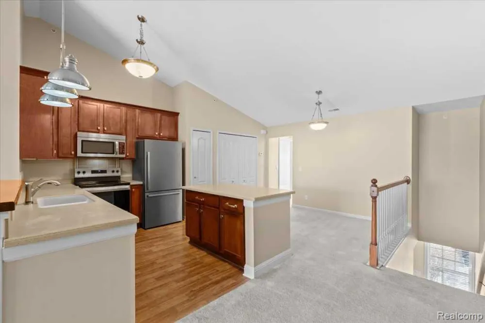 3262 Johanna Ware W Wixom City, MI 48393