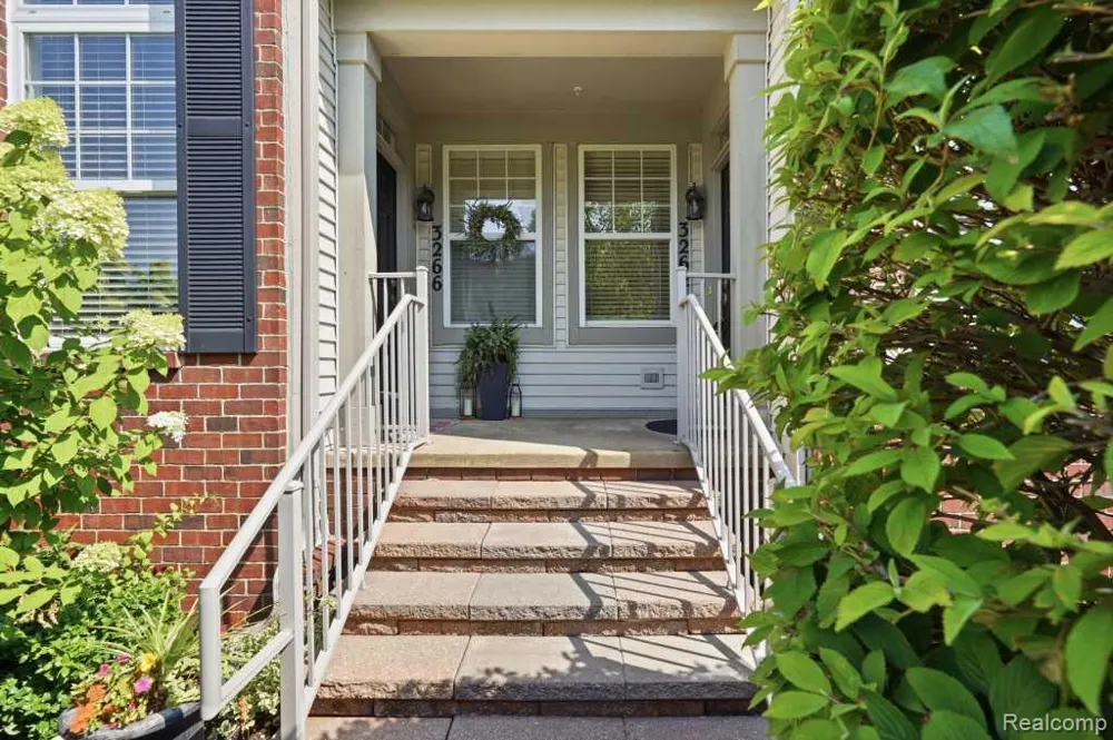 3262 Johanna Ware W Wixom City, MI 48393