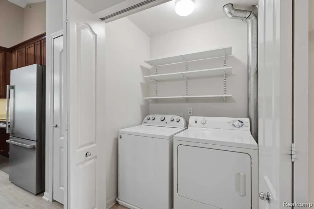 3262 Johanna Ware W Wixom City, MI 48393