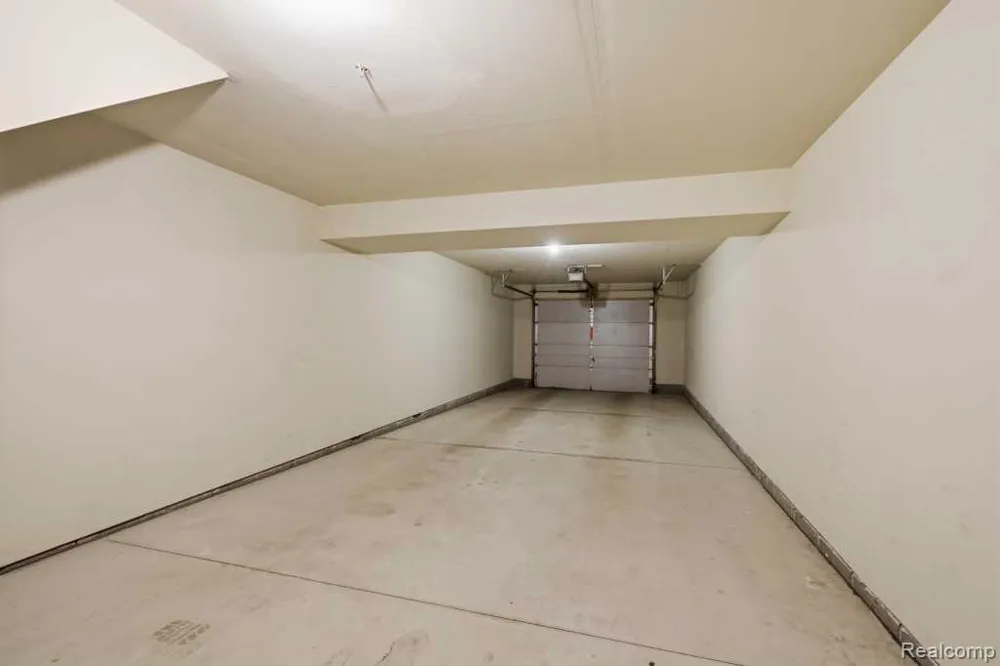 3262 Johanna Ware W Wixom City, MI 48393