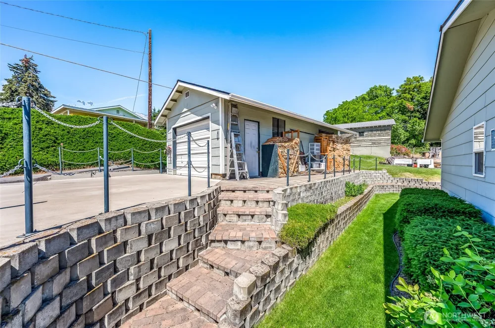 2548 Entiat Way Entiat, WA 98822
