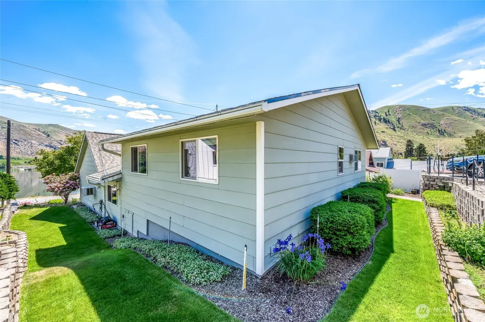 2548 Entiat Way Entiat, WA 98822