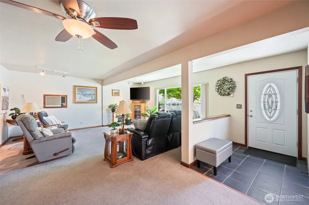 2548 Entiat Way Entiat, WA 98822