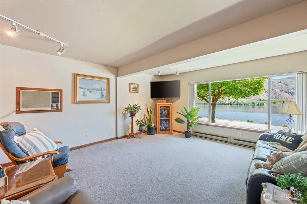 2548 Entiat Way Entiat, WA 98822