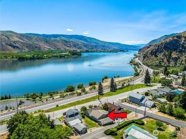 2548 Entiat Way Entiat, WA 98822