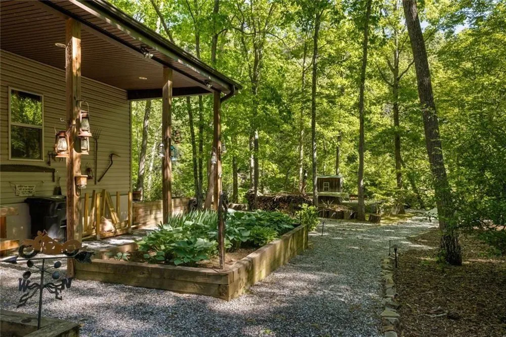704 Riverbend Road Blairsville, GA 30512