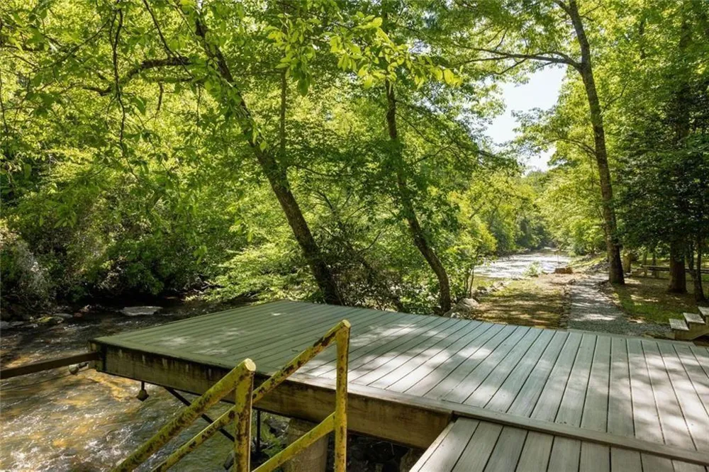 704 Riverbend Road Blairsville, GA 30512