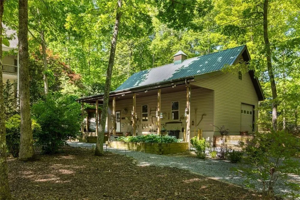 704 Riverbend Road Blairsville, GA 30512