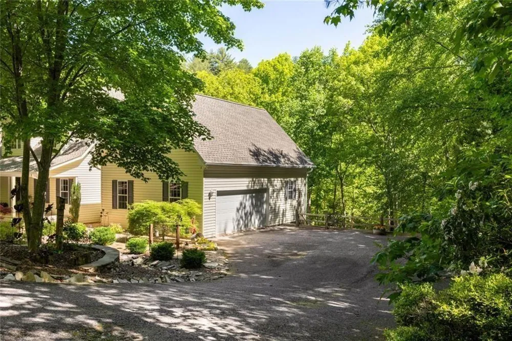 704 Riverbend Road Blairsville, GA 30512