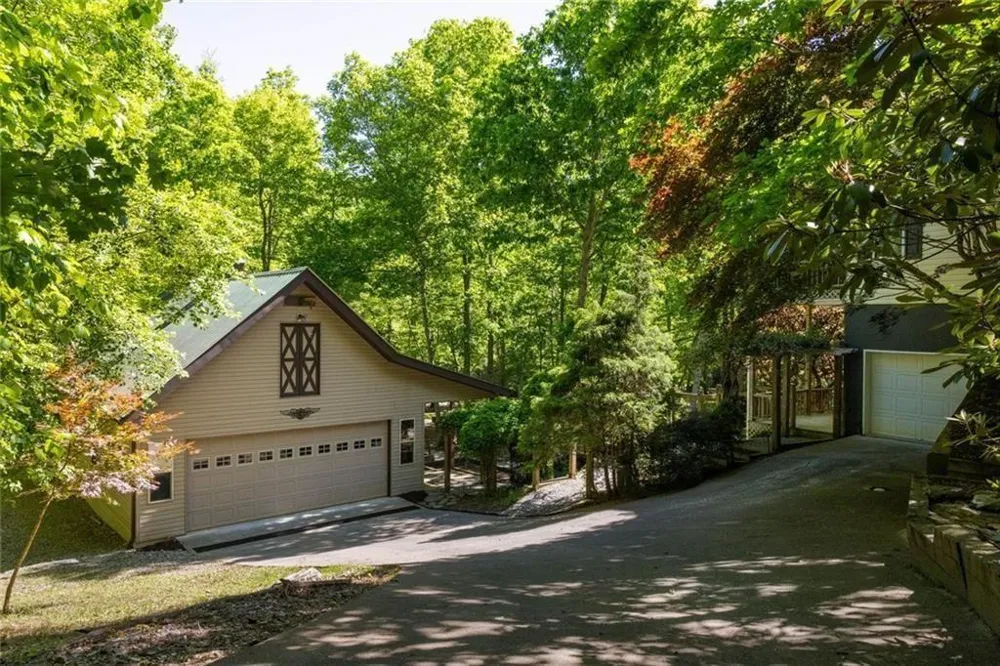 704 Riverbend Road Blairsville, GA 30512