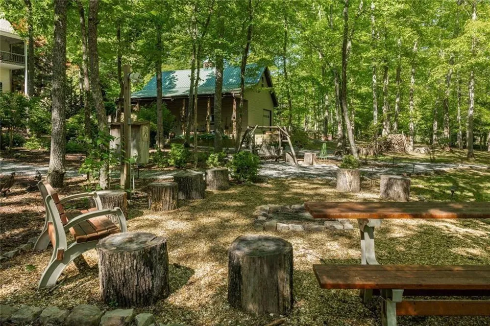 704 Riverbend Road Blairsville, GA 30512