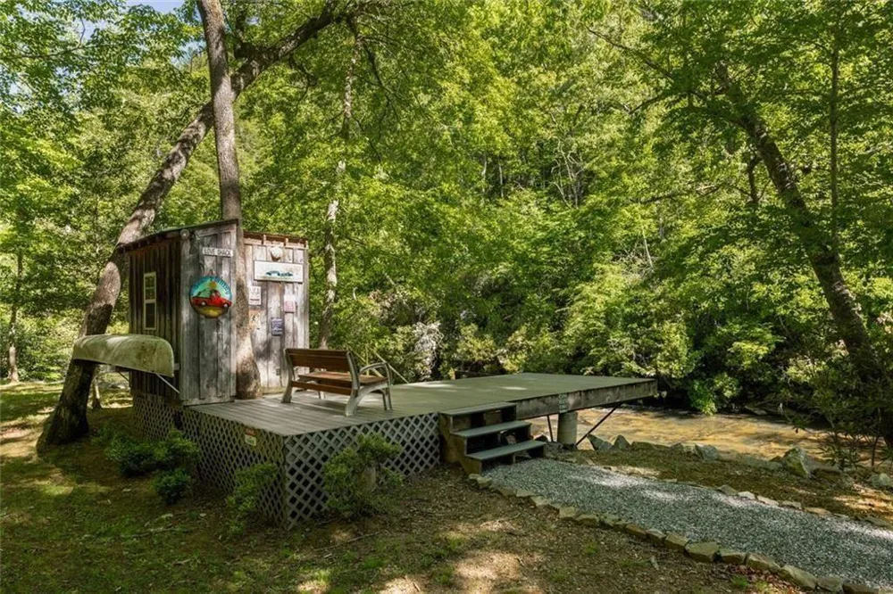 704 Riverbend Road Blairsville, GA 30512