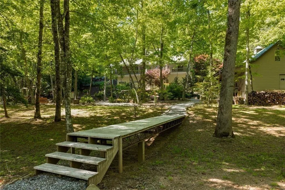 704 Riverbend Road Blairsville, GA 30512