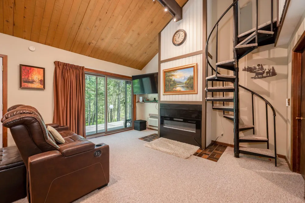 306 Quadna Mountain Road Hill City, MN 55748