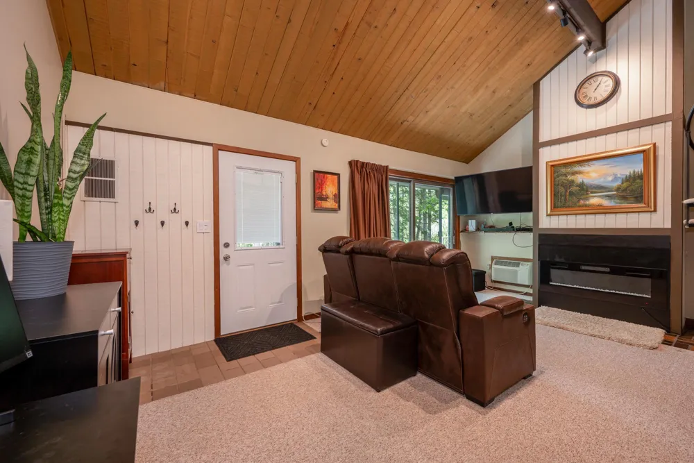 306 Quadna Mountain Road Hill City, MN 55748