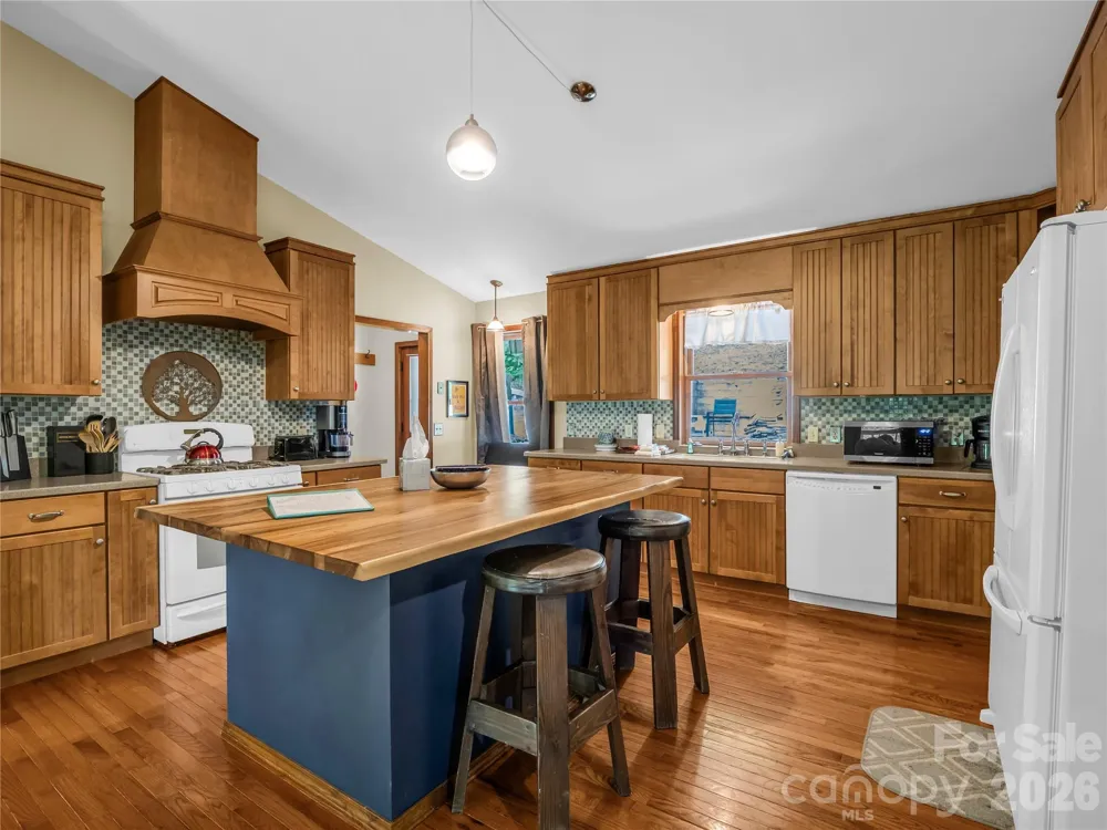 122 Raptor Court Lake Lure, NC 28746