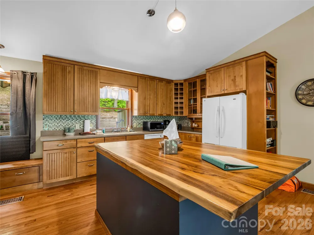 122 Raptor Court Lake Lure, NC 28746