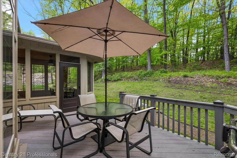 6705 College Park Drive Springfield Charter Township, MI 48346