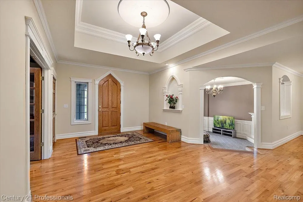 6705 College Park Drive Springfield Charter Township, MI 48346