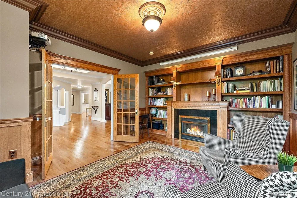 6705 College Park Drive Springfield Charter Township, MI 48346