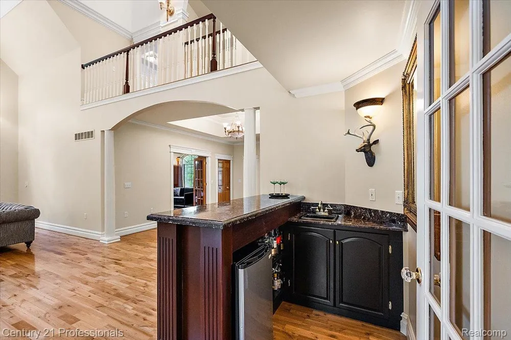 6705 College Park Drive Springfield Charter Township, MI 48346