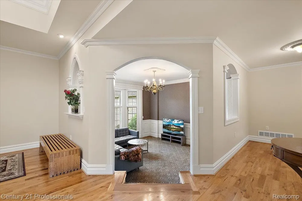 6705 College Park Drive Springfield Charter Township, MI 48346